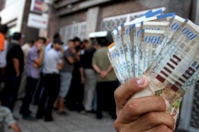 صرف رواتب موظفي غزة بنسبة 60% وبحد أدنى 1500 شيكل الخميس
