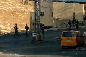 الاحتلال يطلق قنابل غازية باتجاه الطلبة في ابو ديس 