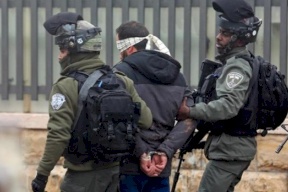 بالأسماء- الاحتلال يعتقل عدة مواطنين من الضفة 