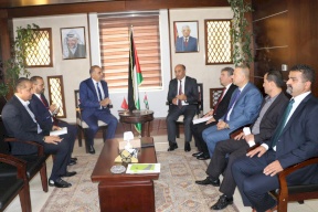 وزير الزراعة يلتقي سفير المملكة المغربية لدى دولة فلسطين