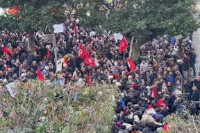 في ذكرى الثورة التونسية الـ12.. المئات يتظاهرون ويطالبون سعيد بالرّحيل