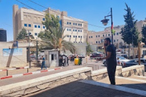 نشوب حريق في مجمع فلسطين الطبي والدفاع المدني يسيطر عليه