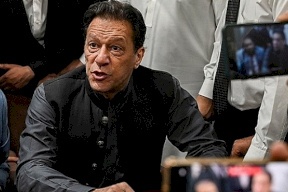 عمران خان يعلن "فوزه" بالانتخابات العامة الباكستانية