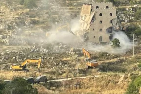 الاحتلال يهدم منزلا في مسافر يطا جنوب الخليل