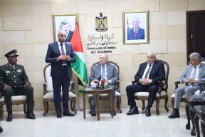 المحافظ حمايل يستقبل رئيس الوزراء في زيارته لمحافظة أريحا والأغوار