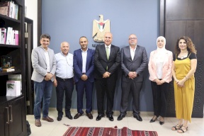وزير الثقافة يؤكد التزام الوزارة بدعم صناعة النشر في فلسطين