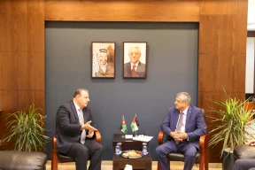 وزير الأشغال يبحث مع سفير الأردن تعزيز التعاون وجهود الإغاثة وتقديم المساعدات الإنسانية لغزة