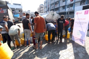 بنك فلسطين يساهم في توفير مياه صالحة للشرب بمراكز الإيواء في شمال قطاع غزة بالشراكة مع مؤسسة التعاون