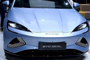 "BYD" تستعد لحرب أسعار قوية في سوق السيارات الكهربائية