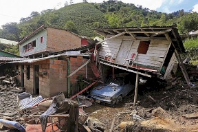   كولومبيا: ارتفاع حصيلة انزلاق التربة إلى 254 قتيلا بينهم 43 طفلا  