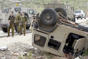 مقتل جندي وإصابة 3 آخرين جراء انقلاب جيب عسكري قرب غزة