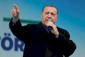 أردوغان: على الأتراك في أوروبا تحدي أحفاد النازية