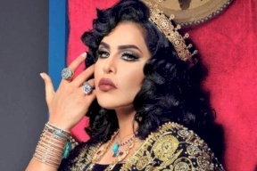 الفنانة أحلام تعود من السفر بعدد صادم من الحقائب.. وردها يستفز الجمهور (فيديو)