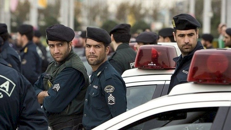 الشرطة الإيرانية تقتل مسلحا في مترو طهران