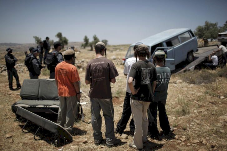 الاحتلال يخطر بإزالة خيمة غرب بيت لحم