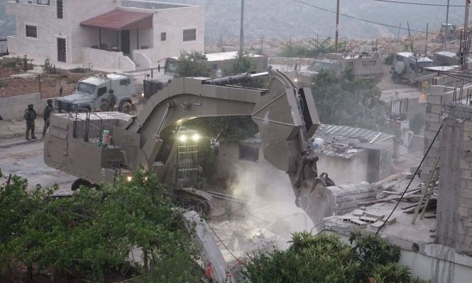 منفذ عملية حلميش..الاحتلال يهدم منزل عمر العبد في كوبر