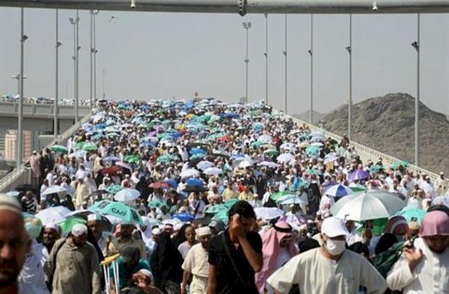 الهباش وادعيس يتفقدان مخيم مكرمة الشهداء في "منى"