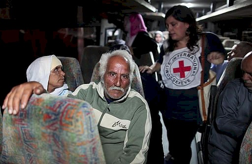 الصليب الاحمر: 52 من أهالي الأسرى بغزة يزورون 34 معتقلاً في نفحة