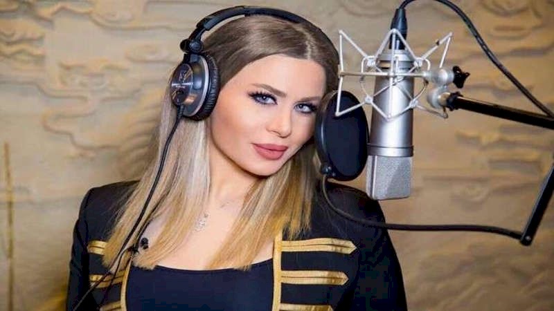 بالفيديو | طرد مذيعة تونسية لفنانة لبنانية