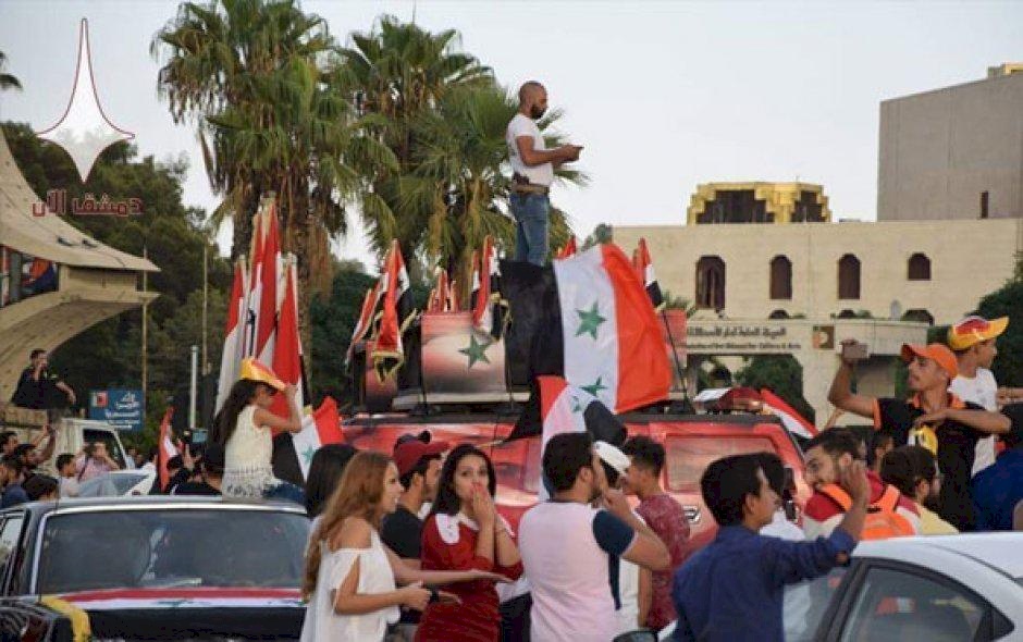 احتفالات "بالنصر" في دمشق 