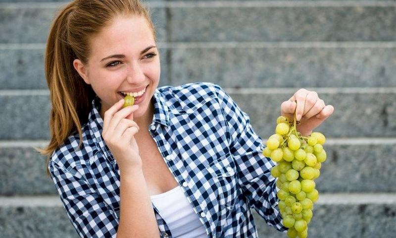 فوائد العنب تحاكي "منجمًا صحيًّا"