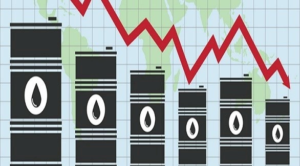 تراجع أسعار النفط بسبب الجائحة وارتفاع الدولار