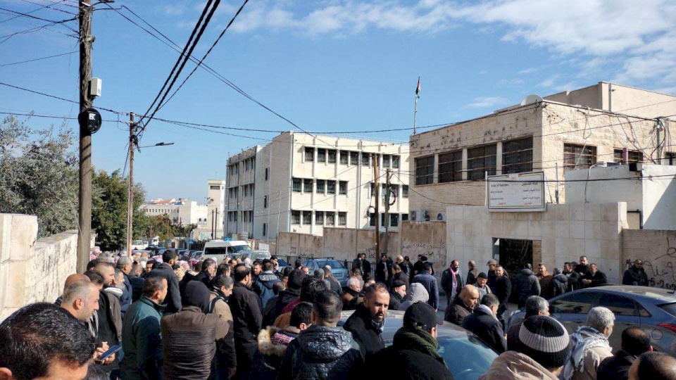 المحكمة الإدارية تصدر قرارًا بوقف الإضراب في المدارس وحراك المعلمين يؤكد استمراره