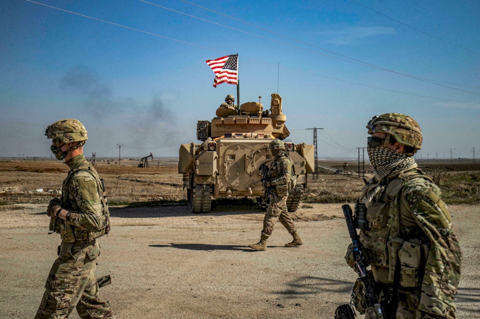 الجيش الأميركي يعلن تدمير منصتي إطلاق صواريخ للحوثيين