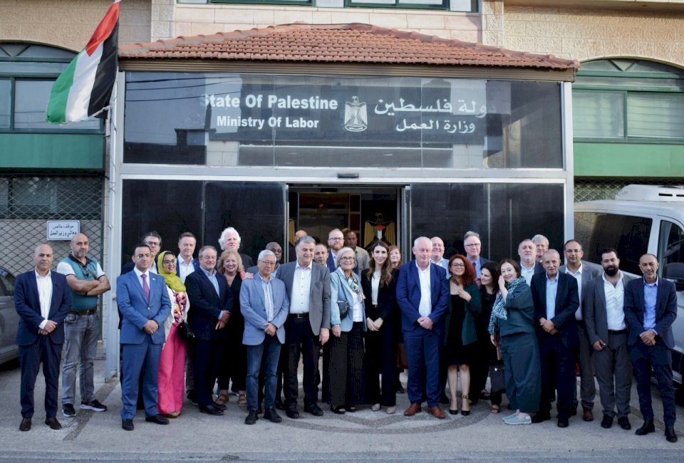 وزيرة العمل تطلع أمناء اتحادات نقابية عالمية على واقع قطاع العمل الفلسطيني