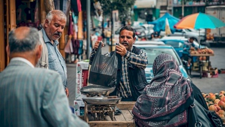 الحصاد الاقتصادي لعام 2024: انهيار المنظومة الاقتصادية بعزة وتراجع الإنتاج بالضفة