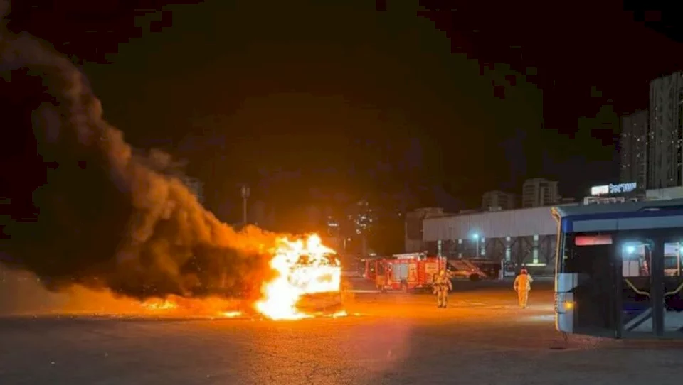 قناة عبرية: اعتقال أحد منفذي عمليات تفجير الحافلات في بات يام