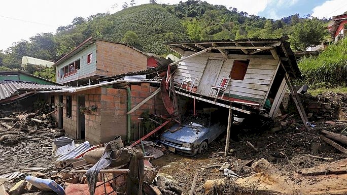   كولومبيا: ارتفاع حصيلة انزلاق التربة إلى 254 قتيلا بينهم 43 طفلا  
