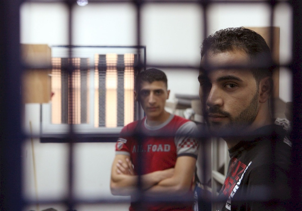 أربعة أسرى يدخلون أعوامًا جديدة داخل سجون الاحتلال